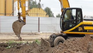 Выкопать яму экскаватором в Шелехове от 951 руб. - 2Землекопа-Шлх